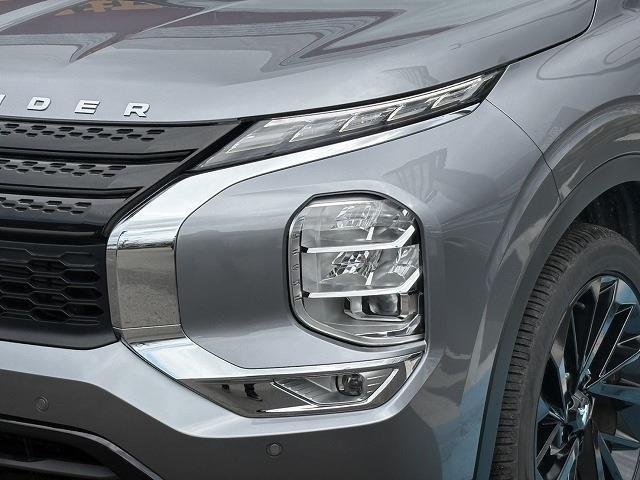 三菱 アウトランダーＰＨＥＶ ＰＨＥＶ ２．４ ブラック エディション ４ＷＤ R5年 (近畿) 99