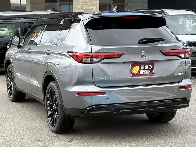 三菱 アウトランダーＰＨＥＶ ＰＨＥＶ ２．４ ブラック エディション ４ＷＤ R5年 (近畿) 99