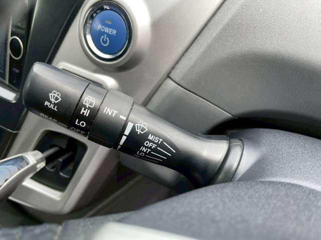 トヨタ プリウスΑ １．８ Ｓ ツーリングセレクション H25年 (近畿) 99