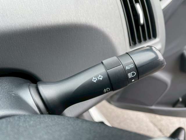 トヨタ プリウスΑ １．８ Ｓ ツーリングセレクション H25年 (近畿) 99