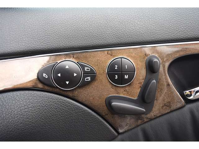 メルセデスベンツ Ｅクラス Ｅ３２０ ＣＤＩ アバンギャルド ディーゼルターボ H21年 (東北) 99