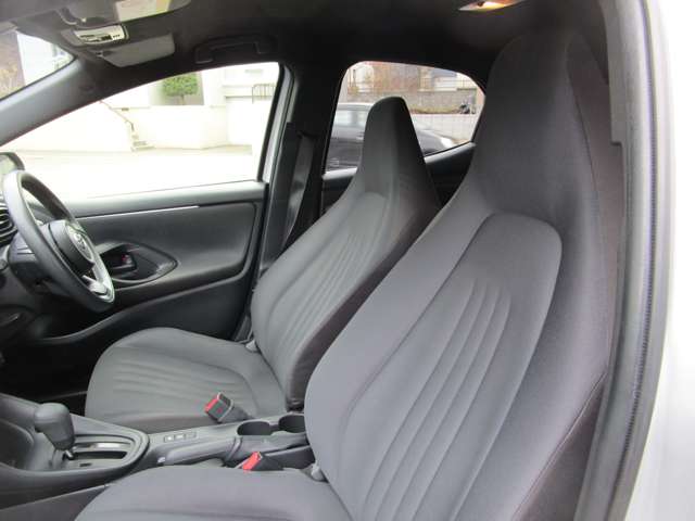 トヨタ ヤリス １．５ Ｘ ４ＷＤ R4年 (北海道) 99