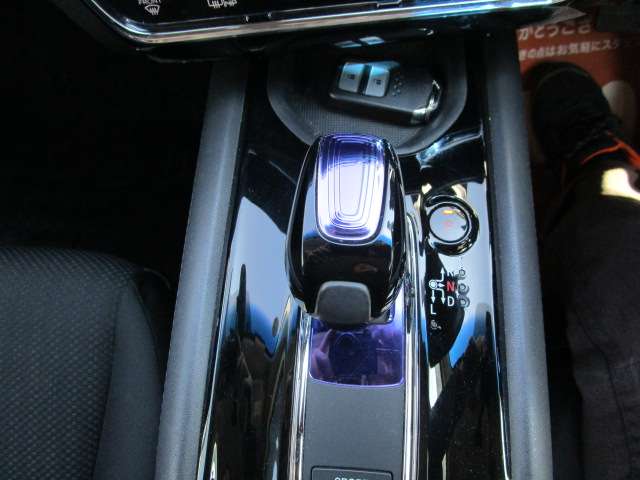 ホンダ ヴェゼル １．５ ハイブリッド Ｘ ４ＷＤ H27年 (北海道) 99
