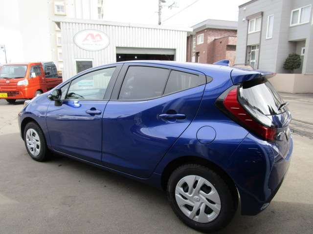 トヨタ アクア １．５ Ｘ Ｅ－ＦＯＵＲ ４ＷＤ R4年 (北海道) 99