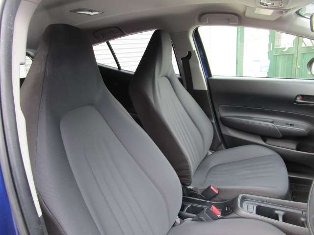 トヨタ アクア １．５ Ｘ Ｅ－ＦＯＵＲ ４ＷＤ R4年 (北海道) 99