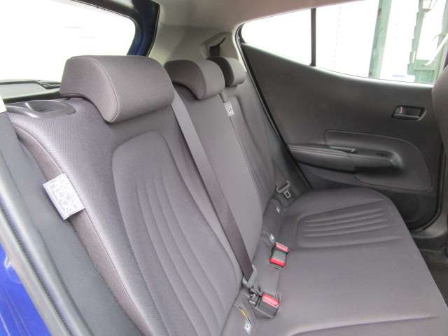 トヨタ アクア １．５ Ｘ Ｅ－ＦＯＵＲ ４ＷＤ R4年 (北海道) 99