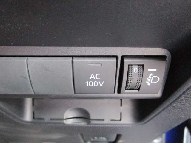 トヨタ アクア １．５ Ｘ Ｅ－ＦＯＵＲ ４ＷＤ R4年 (北海道) 99