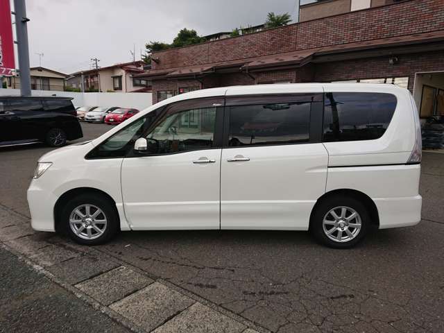 日産 セレナ ２．０ ライダー ４ＷＤ H23年 (東北) 99