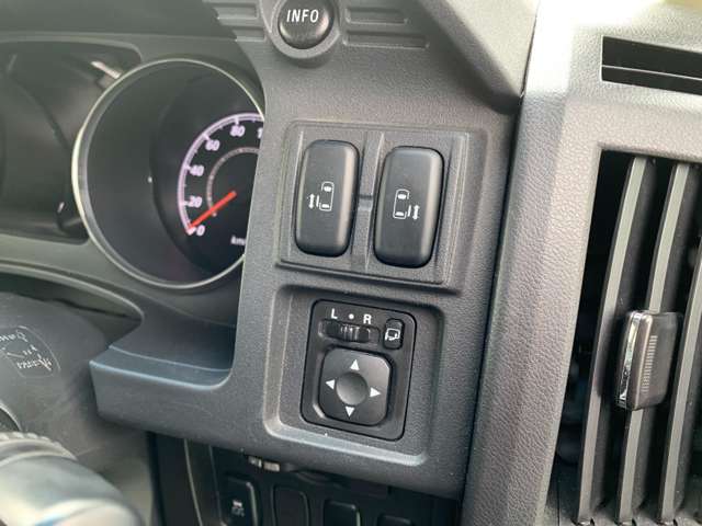 三菱 デリカ　Ｄ：５ ２．４ Ｇ リミテッドパッケージ ４ＷＤ R1年 (関東) 99