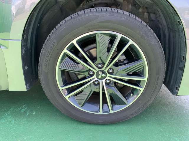 三菱 デリカ　Ｄ：５ アーバンギア ２．２ Ｇ ディーゼルターボ ４ＷＤ R1年 (関東) 99