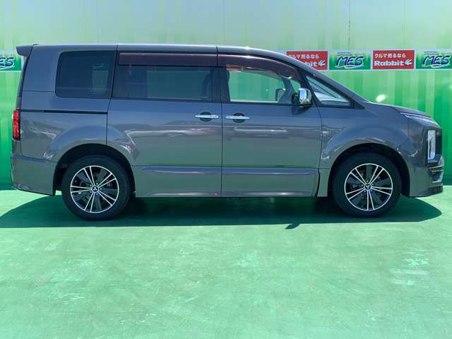 三菱 デリカ　Ｄ：５ アーバンギア ２．２ Ｇ ディーゼルターボ ４ＷＤ R1年 (関東) 99