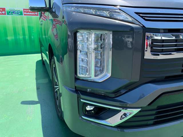 三菱 デリカ　Ｄ：５ アーバンギア ２．２ Ｇ ディーゼルターボ ４ＷＤ R1年 (関東) 99