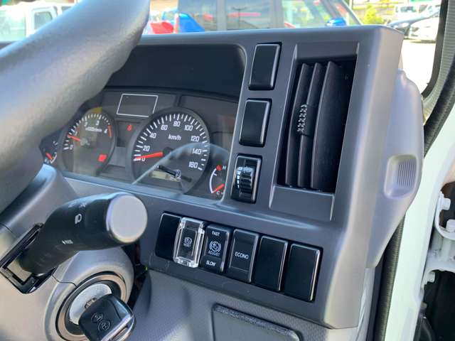 マツダ タイタン ３．０Ｄターボ R1年 (関東) 99