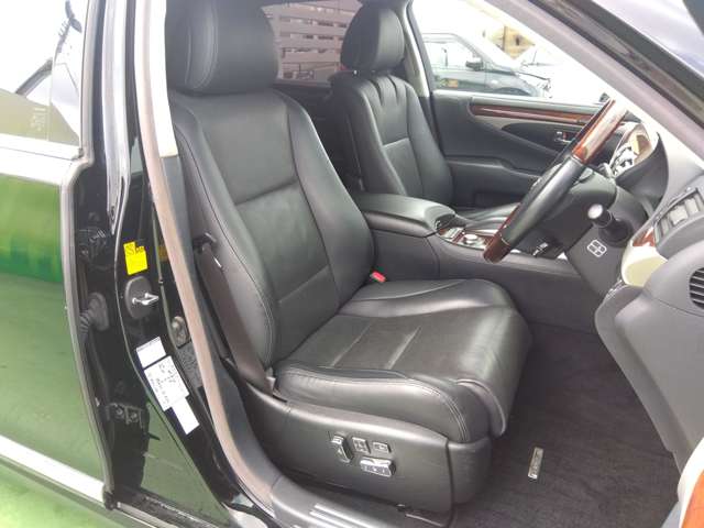 レクサス ＬＳハイブリッド ６００ＨＬ ４ＷＤ H24年 (関東) 99