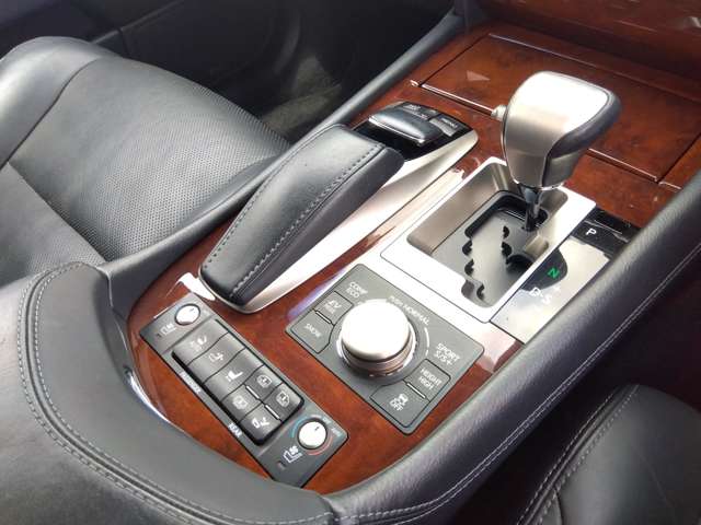 レクサス ＬＳハイブリッド ６００ＨＬ ４ＷＤ H24年 (関東) 99