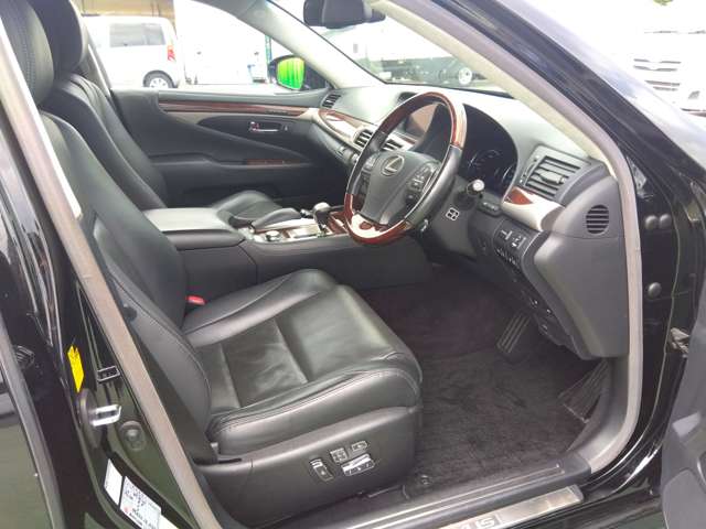 レクサス ＬＳハイブリッド ６００ＨＬ ４ＷＤ H24年 (関東) 99