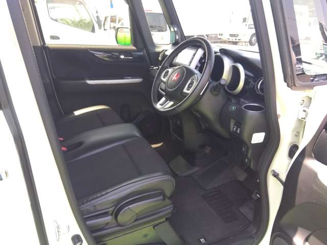 ホンダ Ｎ　ＢＯＸ ６６０ カスタムＧ ターボ Ｌパッケージ H28年 (関東) 99