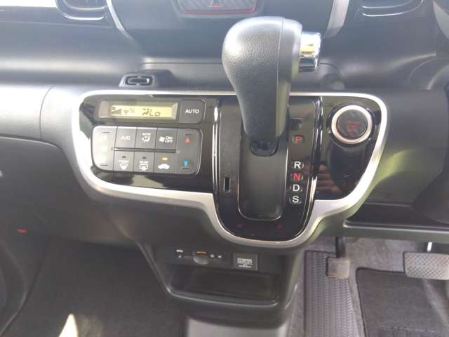 ホンダ Ｎ　ＢＯＸ ６６０ カスタムＧ ターボ Ｌパッケージ H28年 (関東) 99