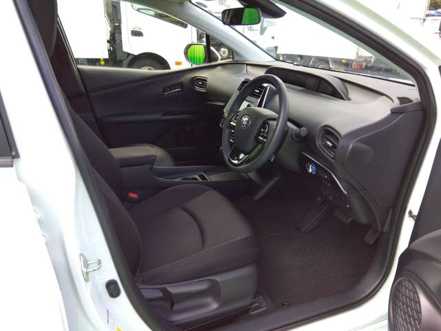 トヨタ プリウス １．８ Ｓ R4年 (関東) 99