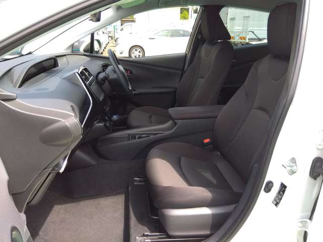 トヨタ プリウス １．８ Ｓ R4年 (関東) 99