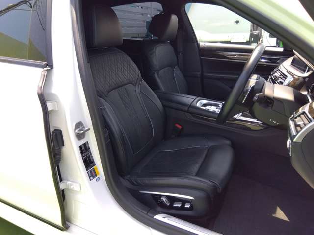 ＢＭＷ ７シリーズ ７４０ｅ　ｉパフォーマンス　Ｍスポーツ H29年 (関東) 99