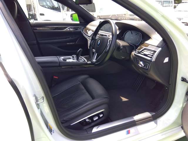 ＢＭＷ ７シリーズ ７４０ｅ　ｉパフォーマンス　Ｍスポーツ H29年 (関東) 99