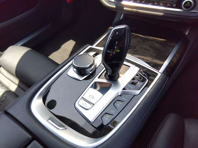 ＢＭＷ ７シリーズ ７４０ｅ　ｉパフォーマンス　Ｍスポーツ H29年 (関東) 99