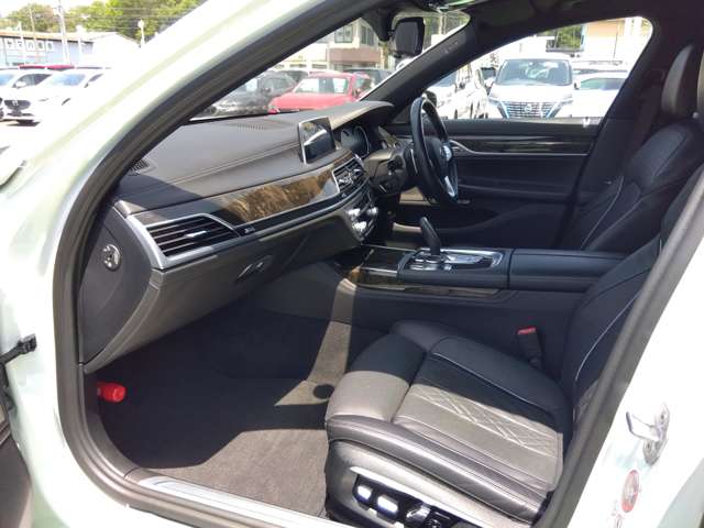 ＢＭＷ ７シリーズ ７４０ｅ　ｉパフォーマンス　Ｍスポーツ H29年 (関東) 99