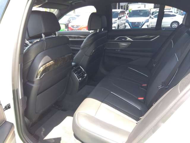 ＢＭＷ ７シリーズ ７４０ｅ　ｉパフォーマンス　Ｍスポーツ H29年 (関東) 99