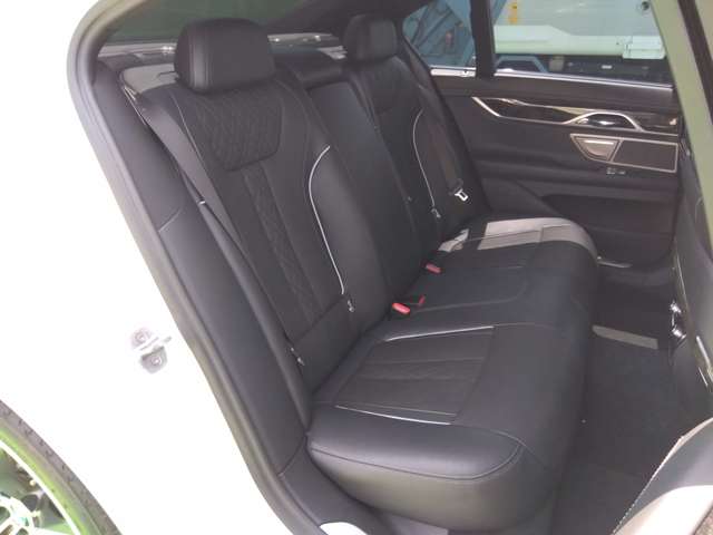 ＢＭＷ ７シリーズ ７４０ｅ　ｉパフォーマンス　Ｍスポーツ H29年 (関東) 99