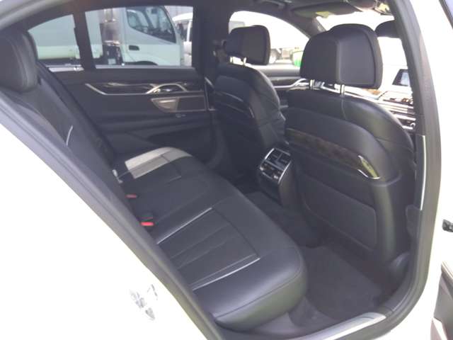 ＢＭＷ ７シリーズ ７４０ｅ　ｉパフォーマンス　Ｍスポーツ H29年 (関東) 99