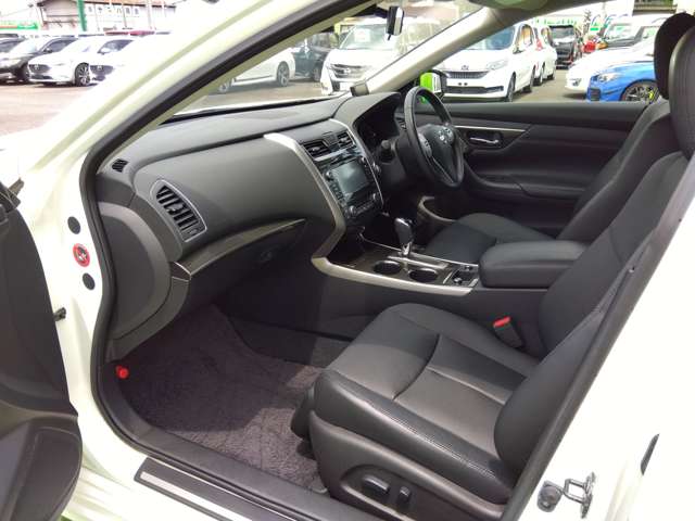 日産 ティアナ ２．５ ＸＶ ナビＡＶＭパッケージ H30年 (関東) 99