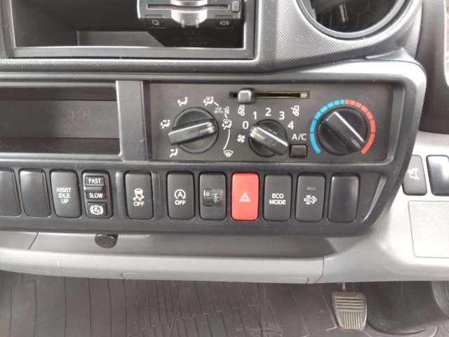 日野自動車 デュトロ ４．０Ｄターボ H27年 (関東) 99