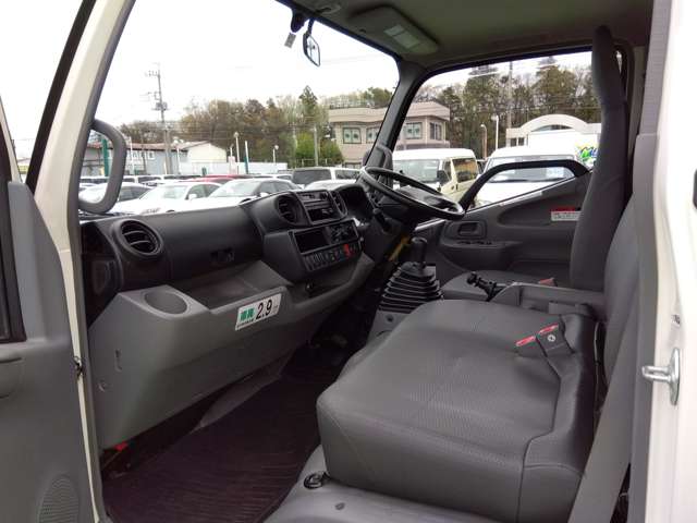 日野自動車 デュトロ ４．０Ｄターボ H27年 (関東) 99