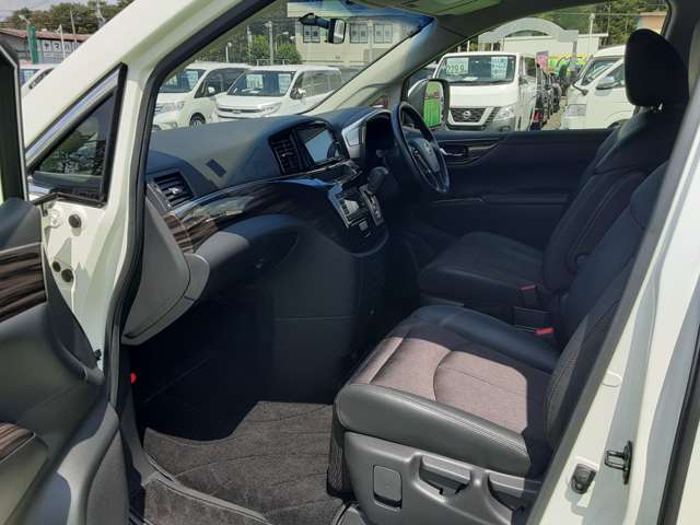日産 エルグランド ２．５ ２５０ハイウェイスターＳ H30年 (関東) 99