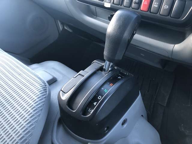 日野自動車 デュトロ ４．０Ｄターボ H27年 (関東) 99