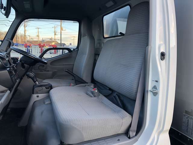 日野自動車 デュトロ ４．０Ｄターボ H27年 (関東) 99