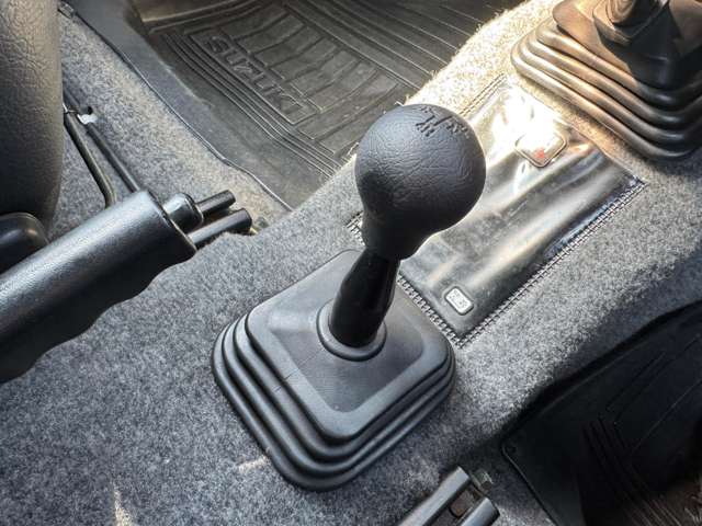 スズキ ジムニー ６６０ ワイルドウインド ４ＷＤ H8年 () 99