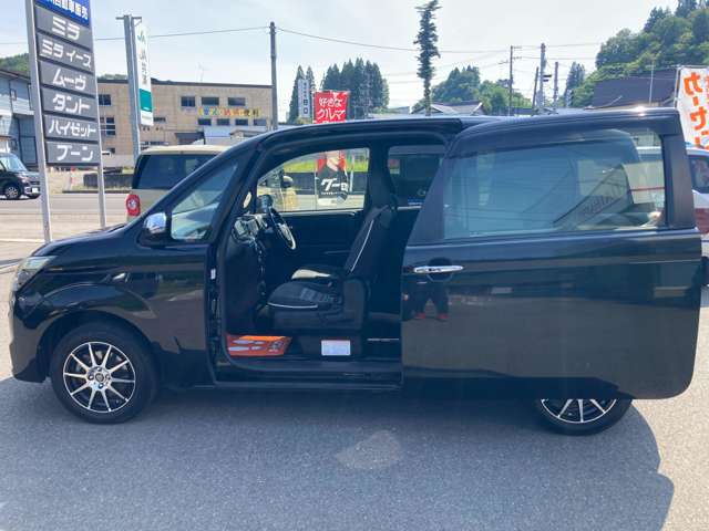 トヨタ スペイド １．５ Ｆ クイーン ４ＷＤ H29年 () 99