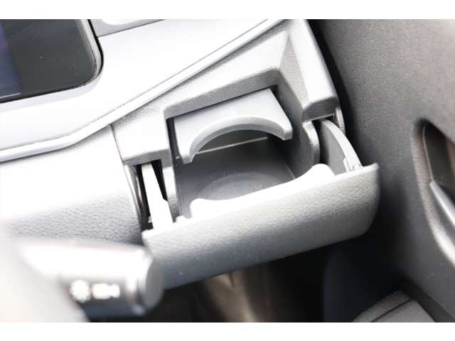 日産 ノート １．２ Ｓ ＦＯＵＲ ４ＷＤ R3年 () 99