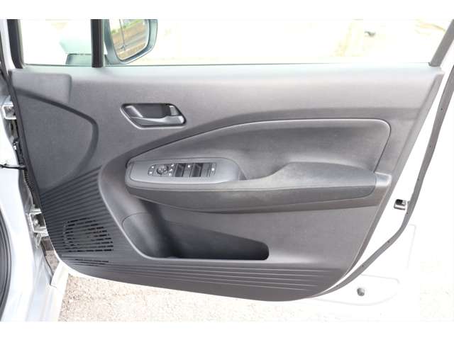 日産 ノート １．２ Ｓ ＦＯＵＲ ４ＷＤ R3年 () 99