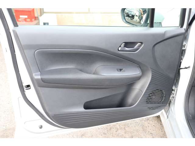 日産 ノート １．２ Ｓ ＦＯＵＲ ４ＷＤ R3年 () 99