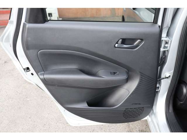 日産 ノート １．２ Ｓ ＦＯＵＲ ４ＷＤ R3年 () 99