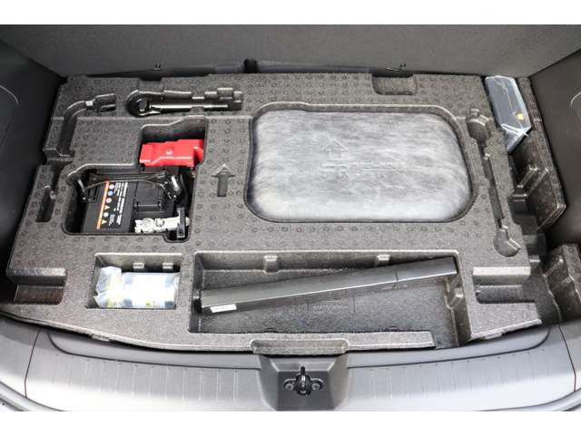 日産 ノート １．２ Ｓ ＦＯＵＲ ４ＷＤ R3年 () 99
