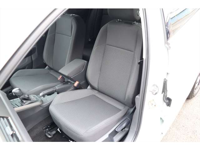 フォルクスワーゲン ポロ ＴＳＩ　コンフォートライン H30年 () 99