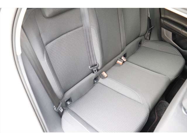 フォルクスワーゲン ポロ ＴＳＩ　コンフォートライン H30年 () 99