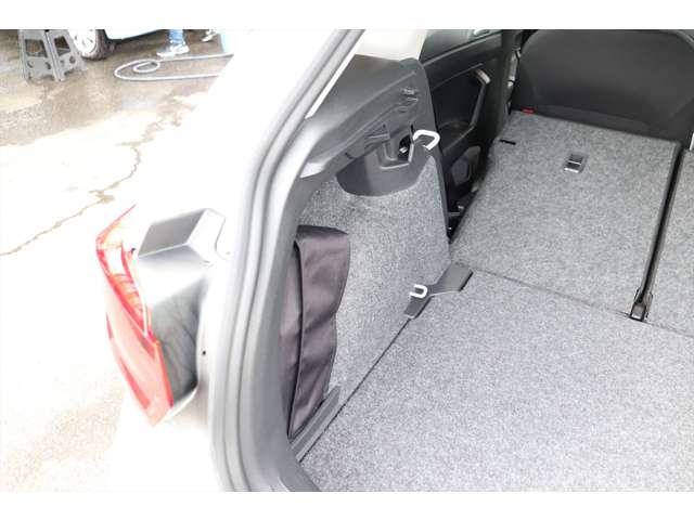 フォルクスワーゲン ポロ ＴＳＩ　コンフォートライン H30年 () 99