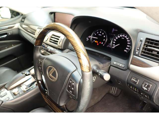 レクサス ＬＳハイブリッド ６００Ｈ バージョンＣ Ｉパッケージ ４ＷＤ H25年 () 99