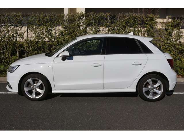 アウディ Ａ１　スポーツバック １．０　ＴＦＳＩ H27年 (関東) 99