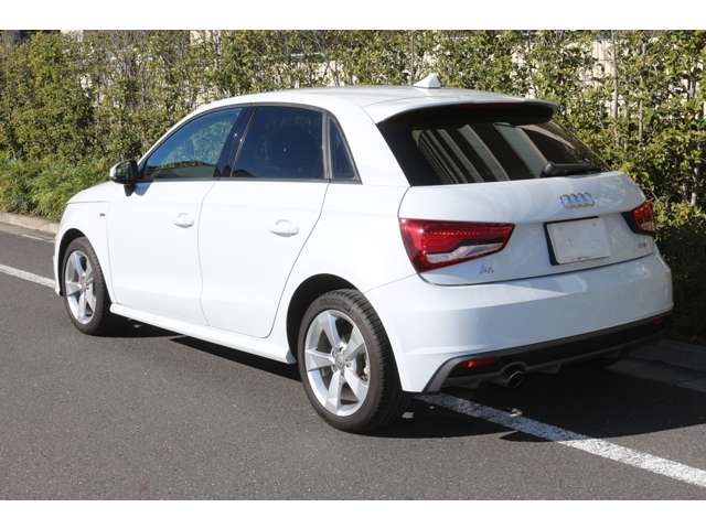 アウディ Ａ１　スポーツバック １．０　ＴＦＳＩ H27年 (関東) 99